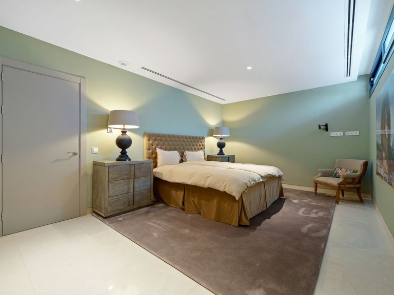 Villa for Sale in Nueva Andalucía, Malaga 18