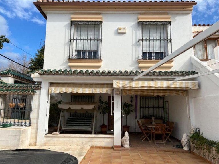 Villa zum Verkauf in Nueva Andalucía, Malaga 5