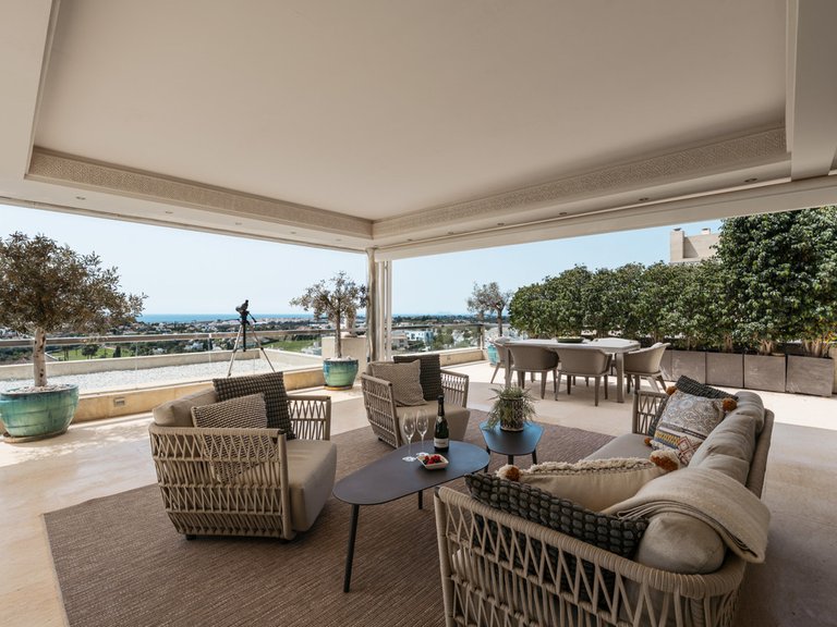 Apartment for Sale in Nueva Andalucía, Malaga 1