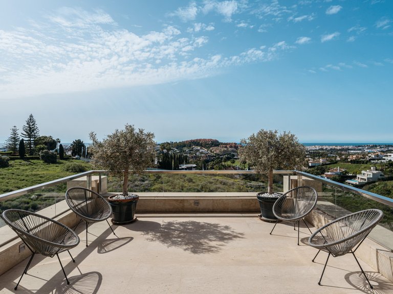 Apartment for Sale in Nueva Andalucía, Malaga 14