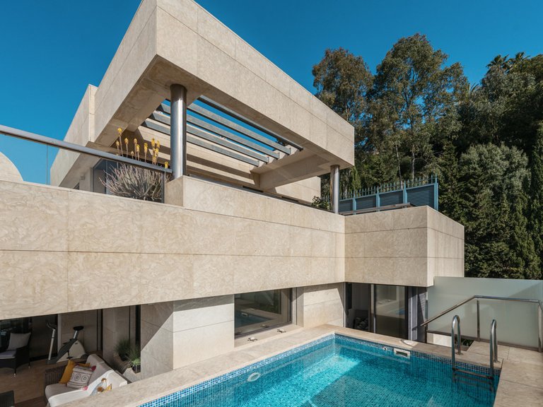 Apartment for Sale in Nueva Andalucía, Malaga 20