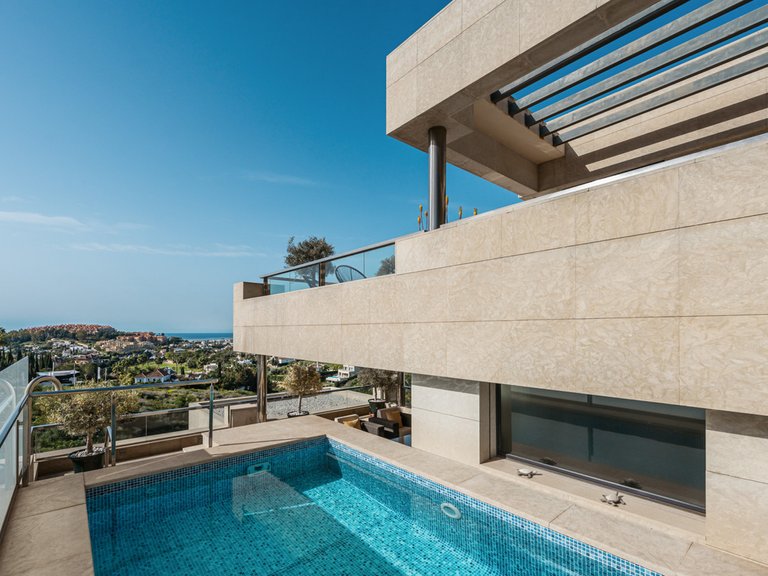 Apartment for Sale in Nueva Andalucía, Malaga 22