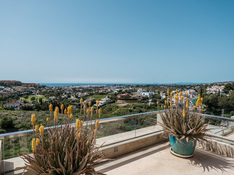 Apartment for Sale in Nueva Andalucía, Malaga 23