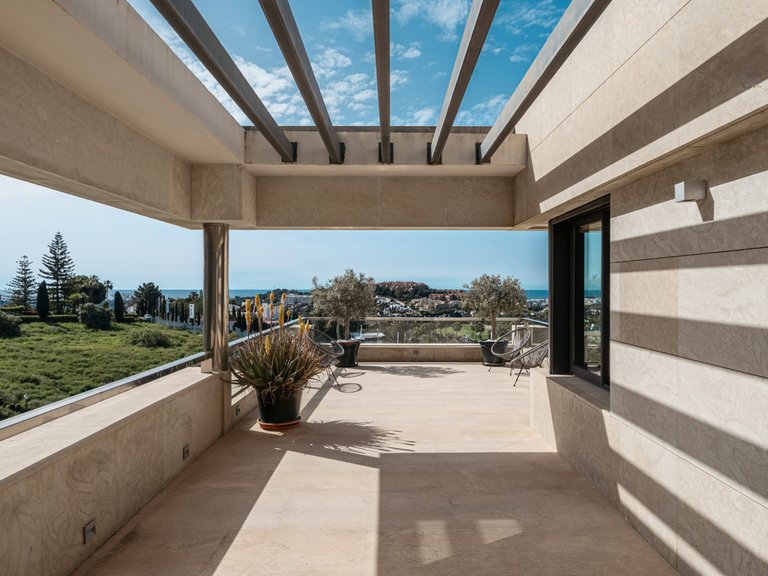 Apartment for Sale in Nueva Andalucía, Malaga 25