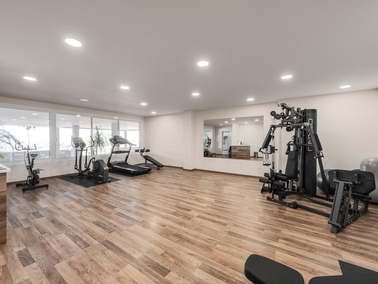 Apartment for Sale in Nueva Andalucía, Malaga 28