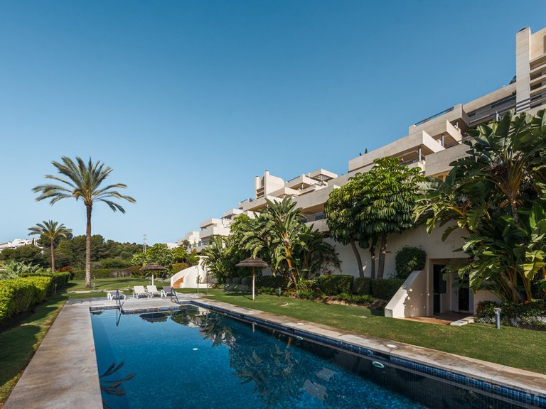 Apartment for Sale in Nueva Andalucía, Malaga 29