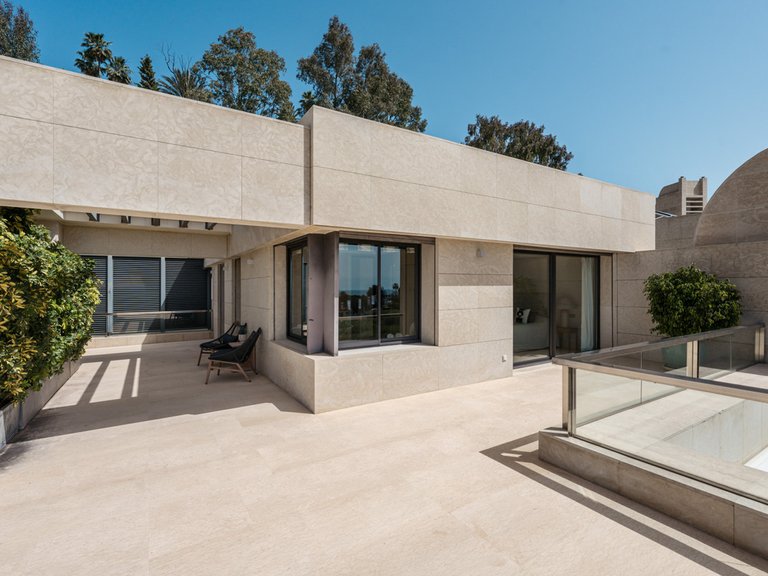 Apartment for Sale in Nueva Andalucía, Malaga 32