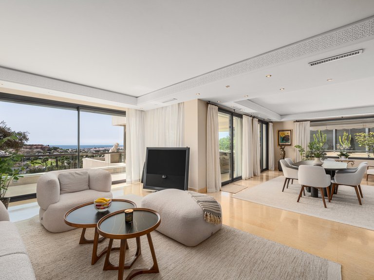 Apartment for Sale in Nueva Andalucía, Malaga 9