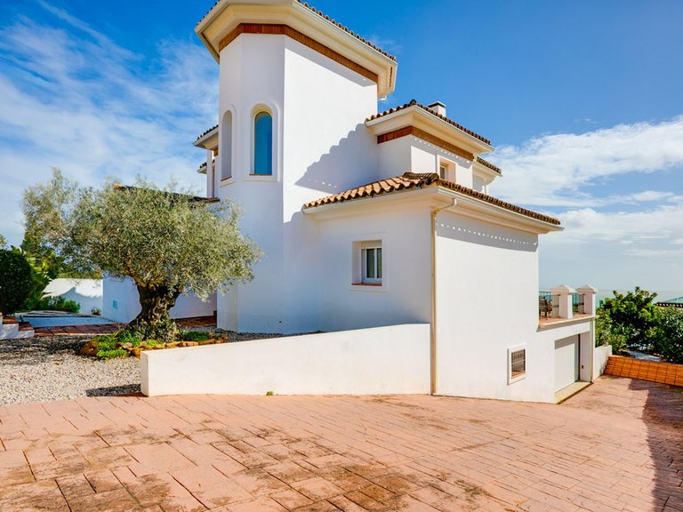 Apartment for Sale in Costa del Sol, Manilva, Malaga 19