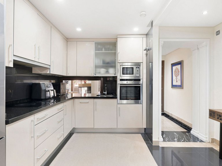 Apartment for Sale in Estepona, Malaga 9