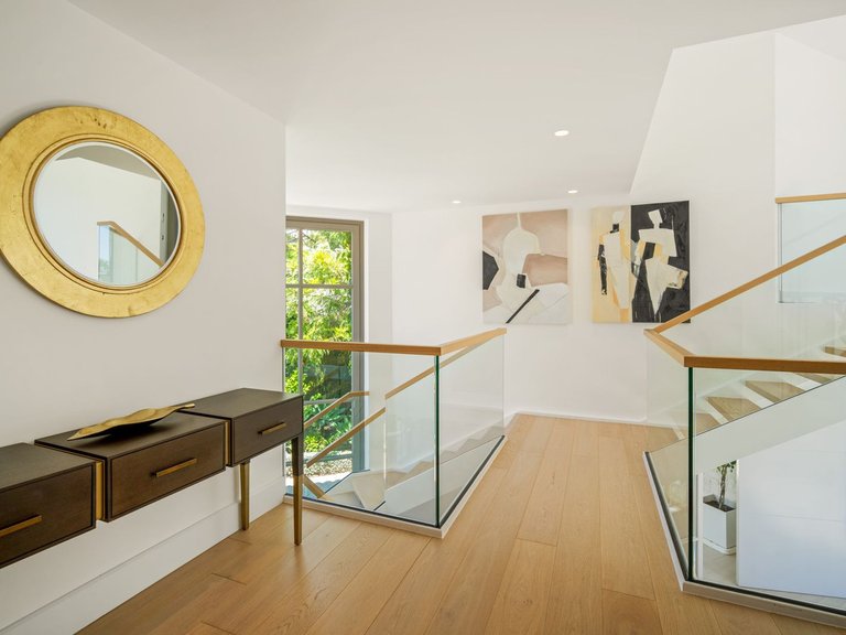 Villa for Sale in Nueva Andalucía, Malaga 11