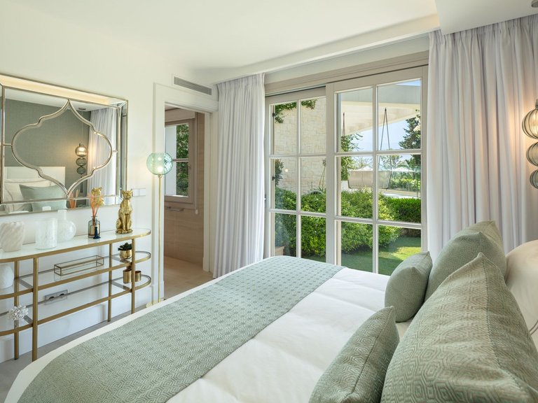 Villa for Sale in Nueva Andalucía, Malaga 14