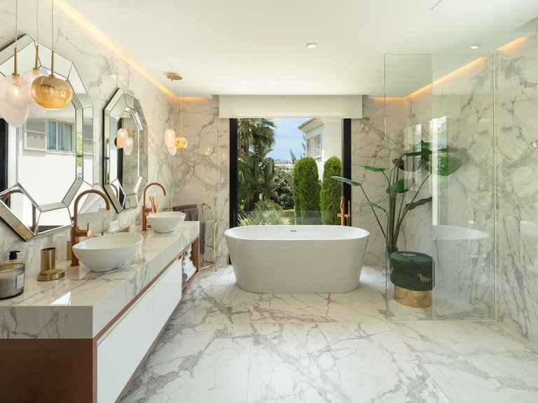 Villa for Sale in Nueva Andalucía, Malaga 26