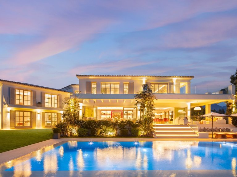 Villa for Sale in Nueva Andalucía, Malaga 43