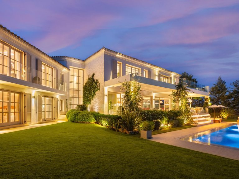 Villa for Sale in Nueva Andalucía, Malaga 44