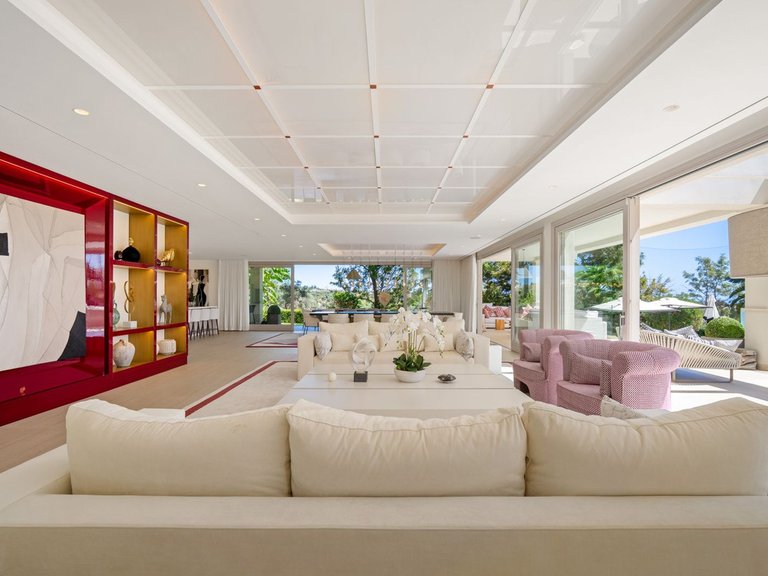 Villa for Sale in Nueva Andalucía, Malaga 5