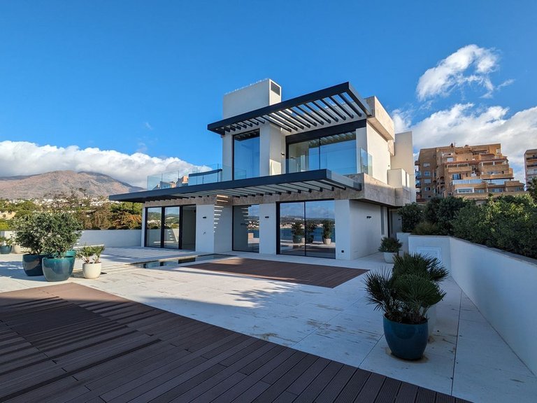 Apartment for Sale in Estepona, Malaga 1