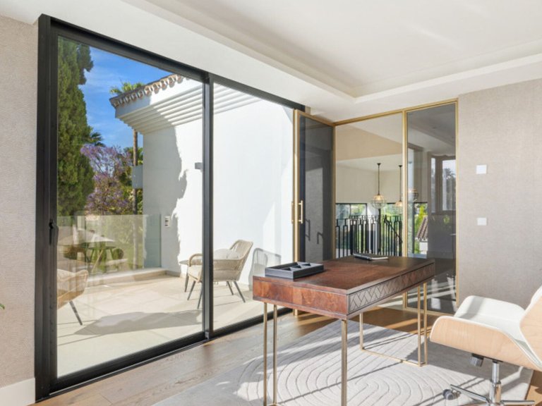 Villa for Sale in Marbella, Malaga 18