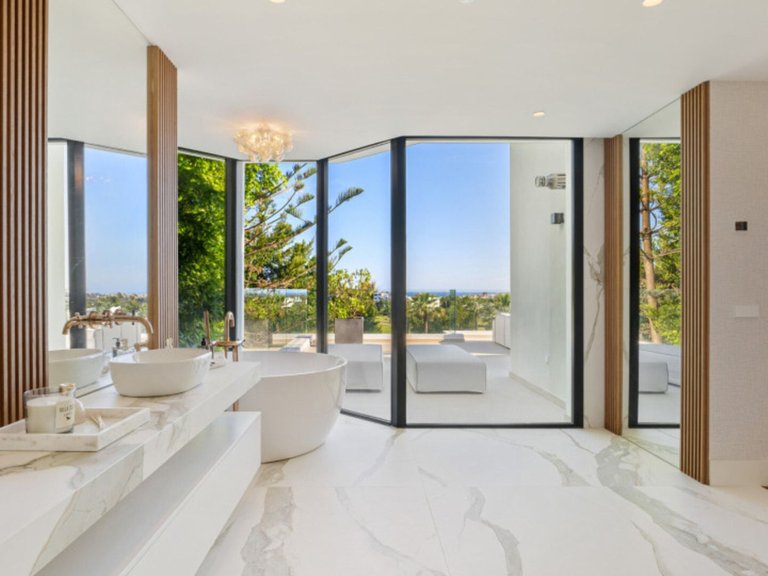 Villa for Sale in Marbella, Malaga 23
