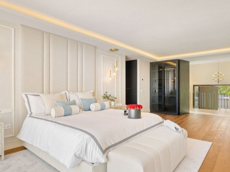 Villa for Sale in Marbella, Malaga 24