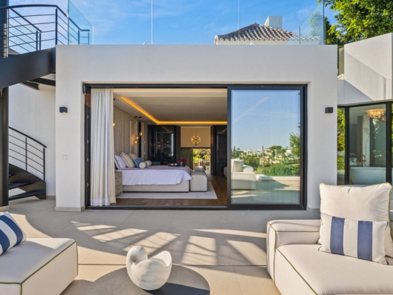 Villa for Sale in Marbella, Malaga 26