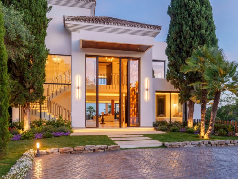 Villa for Sale in Marbella, Malaga 4