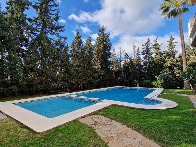 Apartment for Sale in Nueva Andalucía, Malaga 15