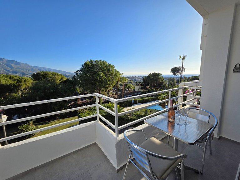 Apartment for Sale in Nueva Andalucía, Malaga 18