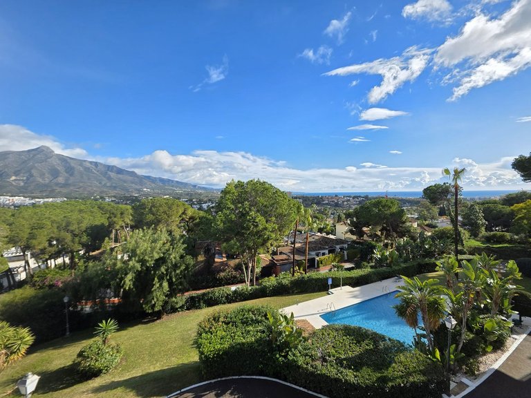 Apartment for Sale in Nueva Andalucía, Malaga 5