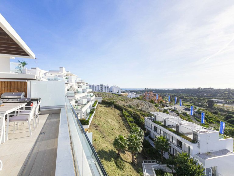 Apartment for Sale in Costa del Sol, Cancelada, Malaga 1