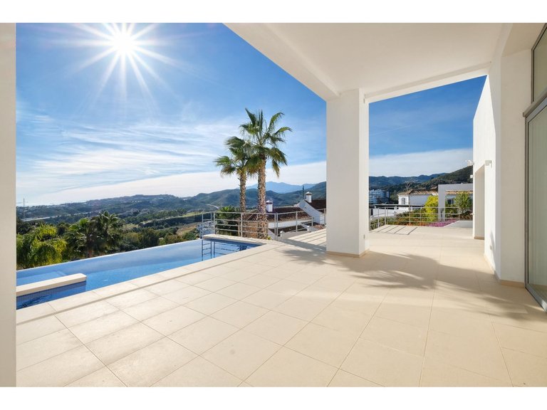 Villa for Sale in Benahavís, Malaga 28
