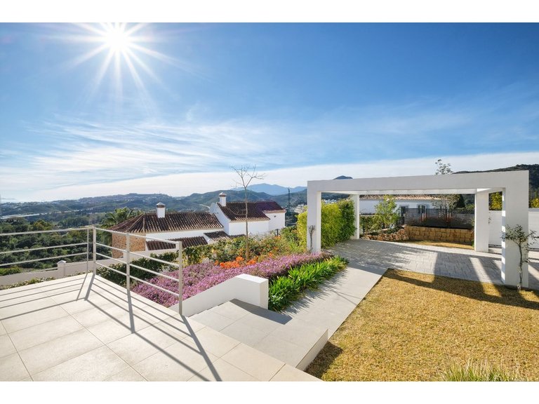 Villa for Sale in Benahavís, Malaga 36