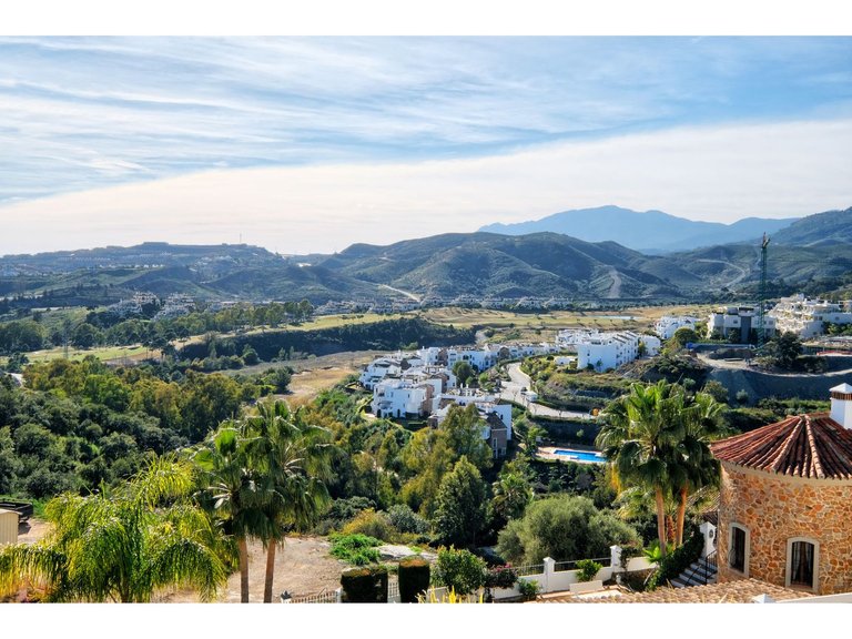 Villa for Sale in Benahavís, Malaga 40