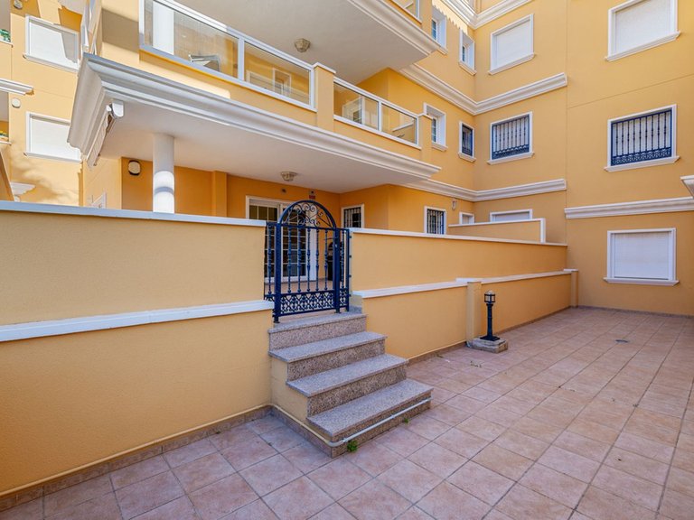 Apartment for Sale in Costa Blanca Cabo Roig, Alicante 24