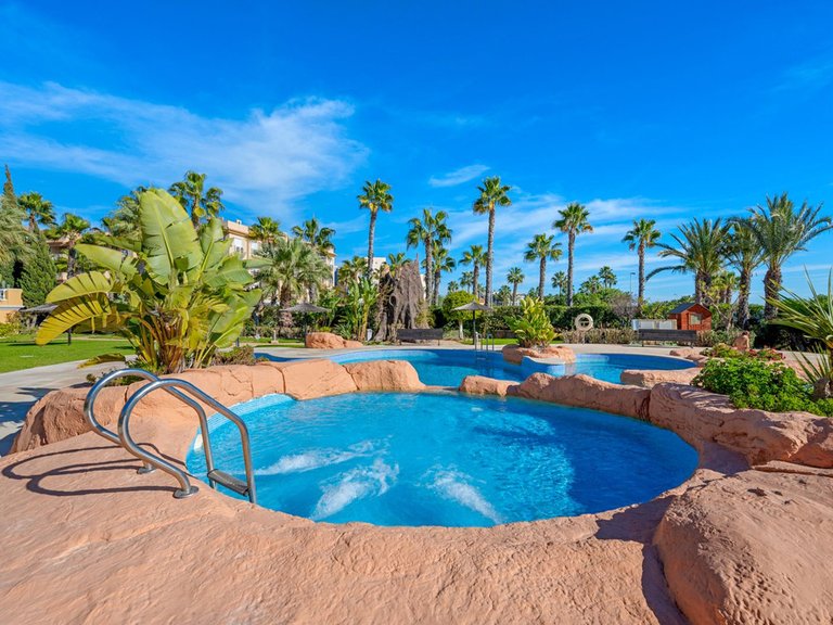 Apartment for Sale in Costa Blanca Cabo Roig, Alicante 25