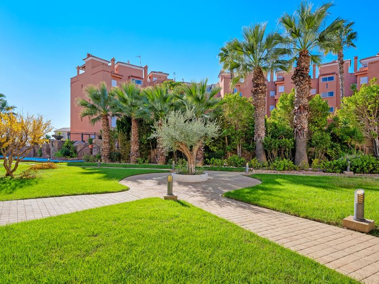 Apartment for Sale in Costa Blanca Cabo Roig, Alicante 28