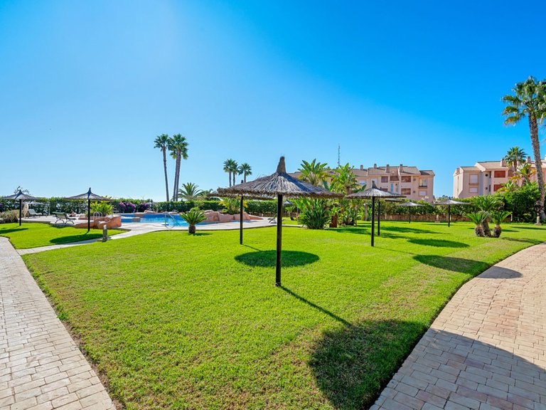 Apartment for Sale in Costa Blanca Cabo Roig, Alicante 29