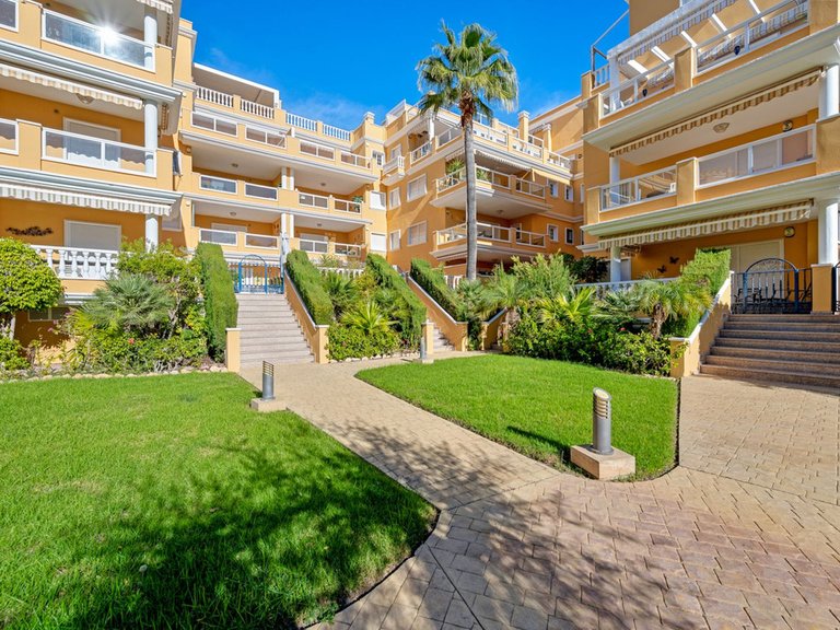 Apartment for Sale in Costa Blanca Cabo Roig, Alicante 4