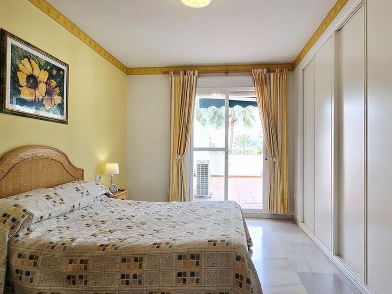 Apartment for Sale in Nueva Andalucía, Malaga 18