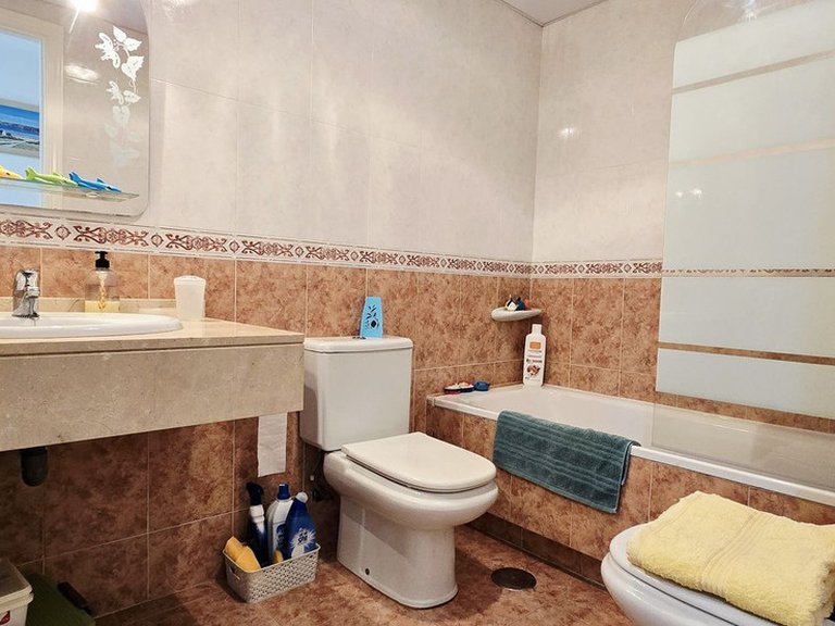 Apartment for Sale in Nueva Andalucía, Malaga 21