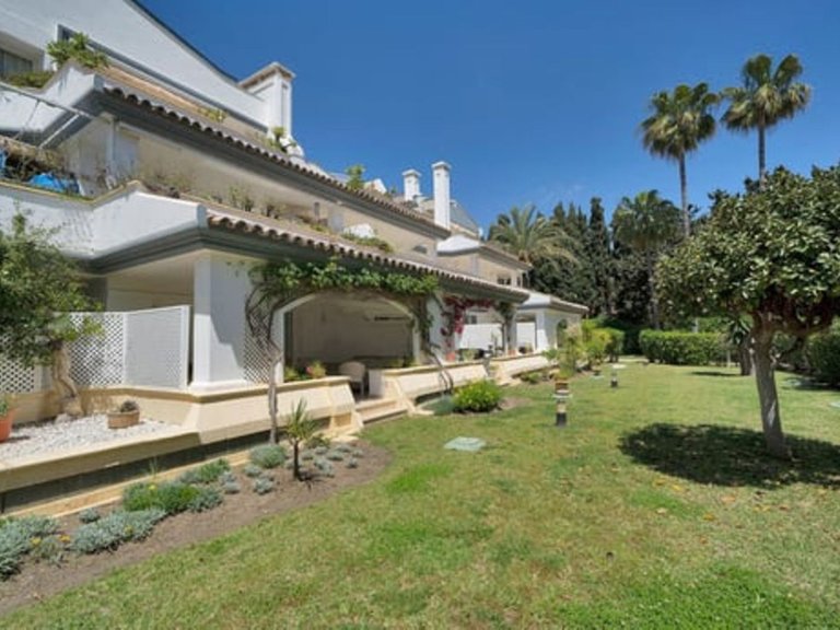 Apartment for Sale in New Golden Mile, Malaga 1