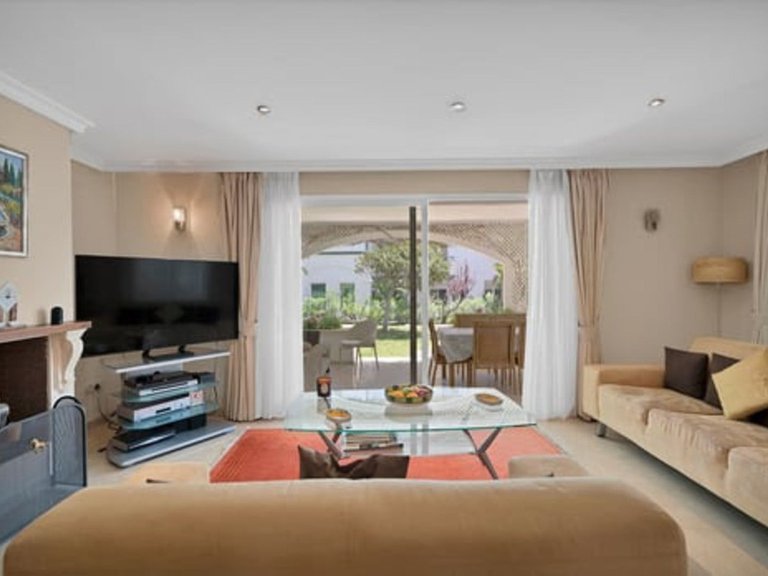 Apartment for Sale in New Golden Mile, Malaga 3