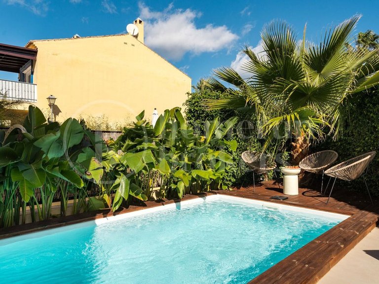 Villa for Sale in Costa del Sol Puerto Banús, Malaga 1