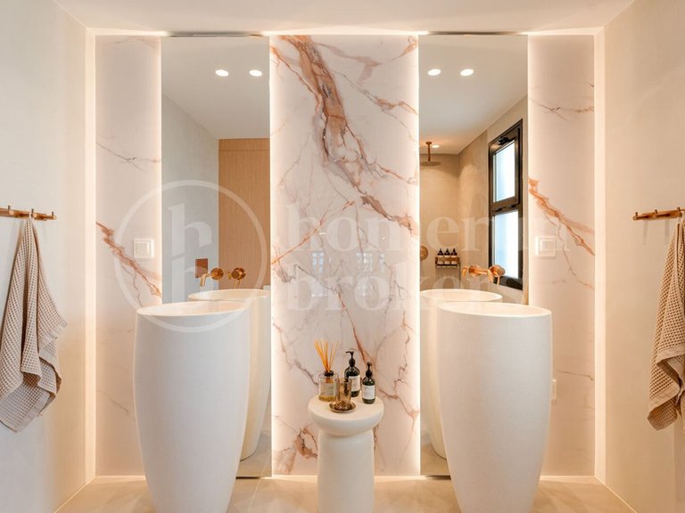 Villa for Sale in Costa del Sol Puerto Banús, Malaga 4