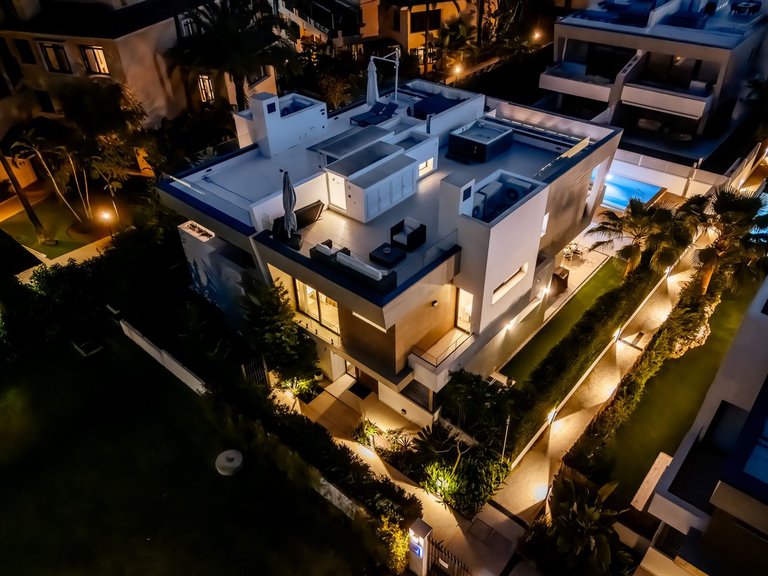 Villa for Sale in Puerto Banús, Malaga 29