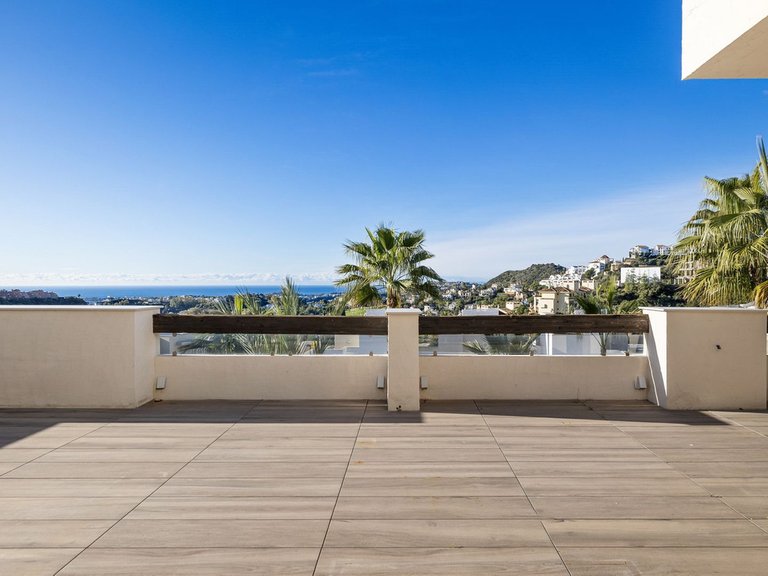 Apartment for Sale in Benahavís, Malaga 10