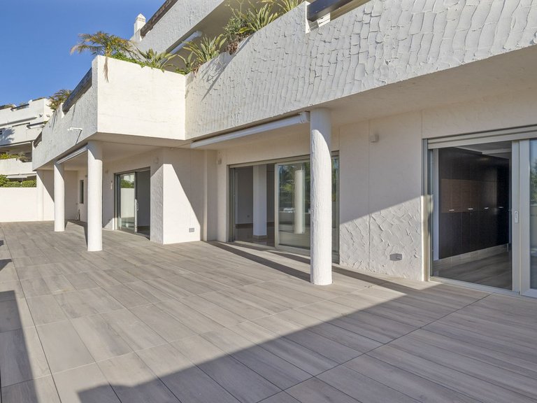 Apartment for Sale in Benahavís, Malaga 11