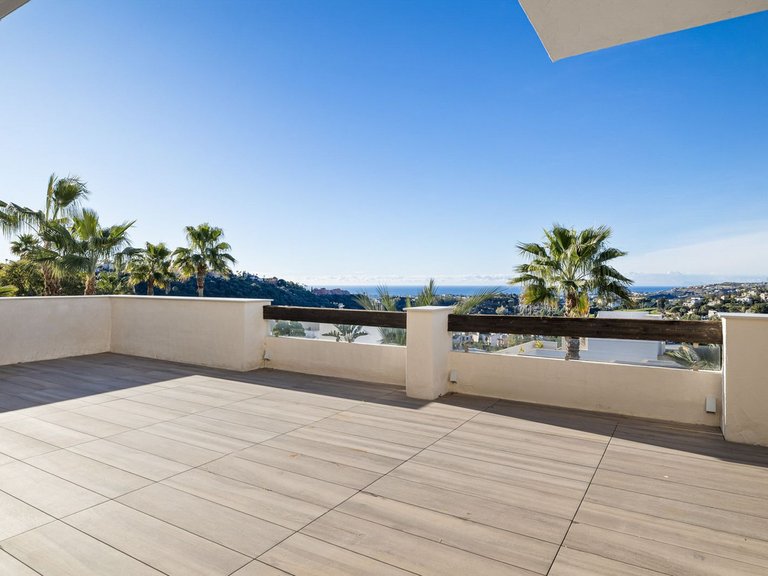 Apartment for Sale in Benahavís, Malaga 14