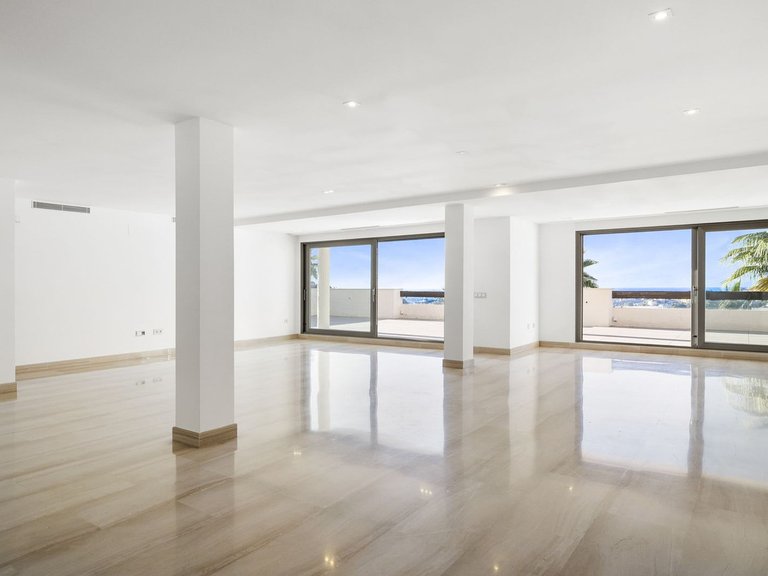 Apartment for Sale in Benahavís, Malaga 4