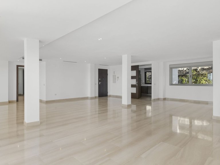 Apartment for Sale in Benahavís, Malaga 5